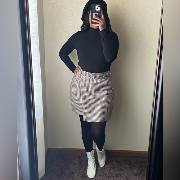 H&M Belted Houndstooth Mini Skirt - Picture 6 of 8